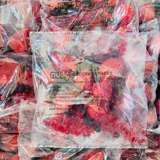 Nudge berry express 140 gram frozen smoothie sachet of strawberries, raspberries and blueberries
