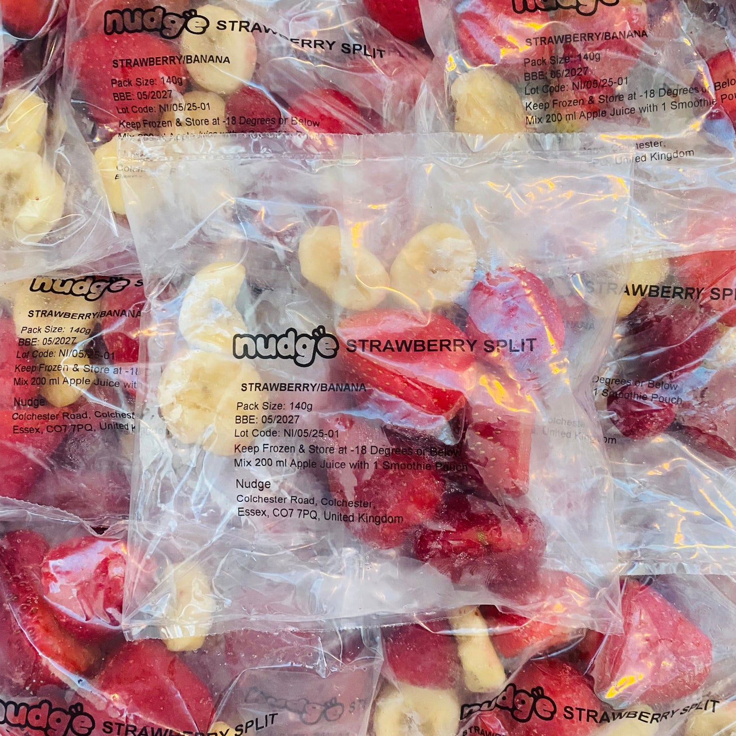 Nudge strawberry split frozen smoothie sachet 140 grams of strawberries and banana